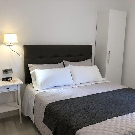 Apartaments La Palmera, Terrace & Pool 산트마르티 뎀푸리에스 객실 사진