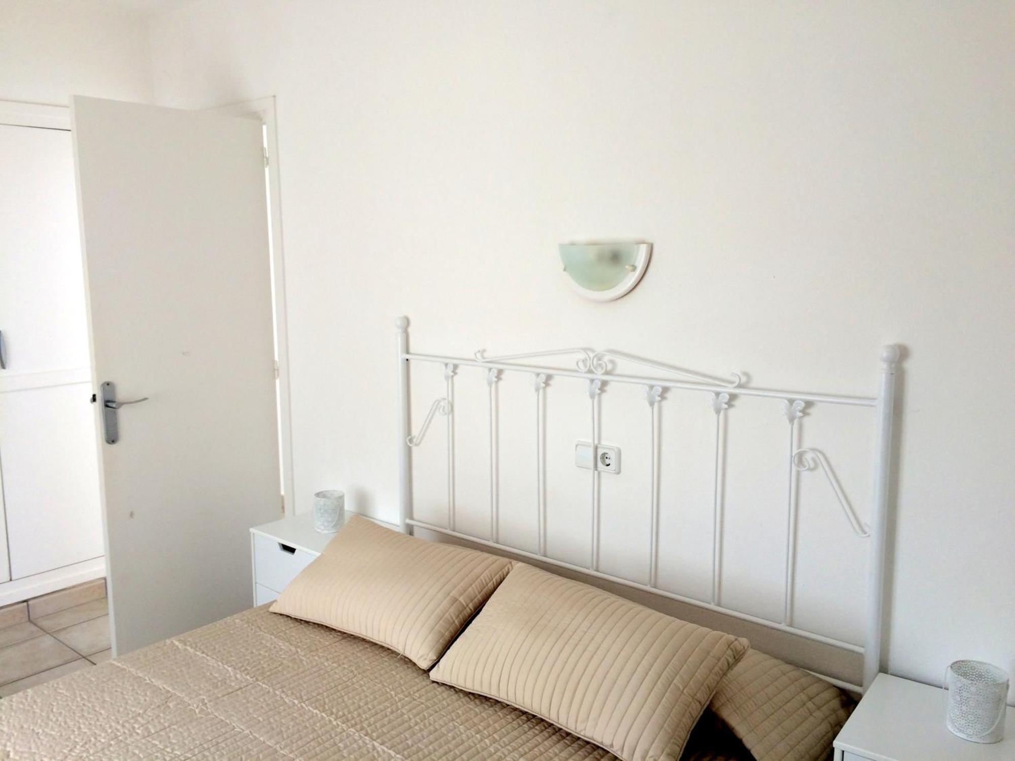 Apartaments La Palmera, Terrace & Pool 산트마르티 뎀푸리에스 외부 사진
