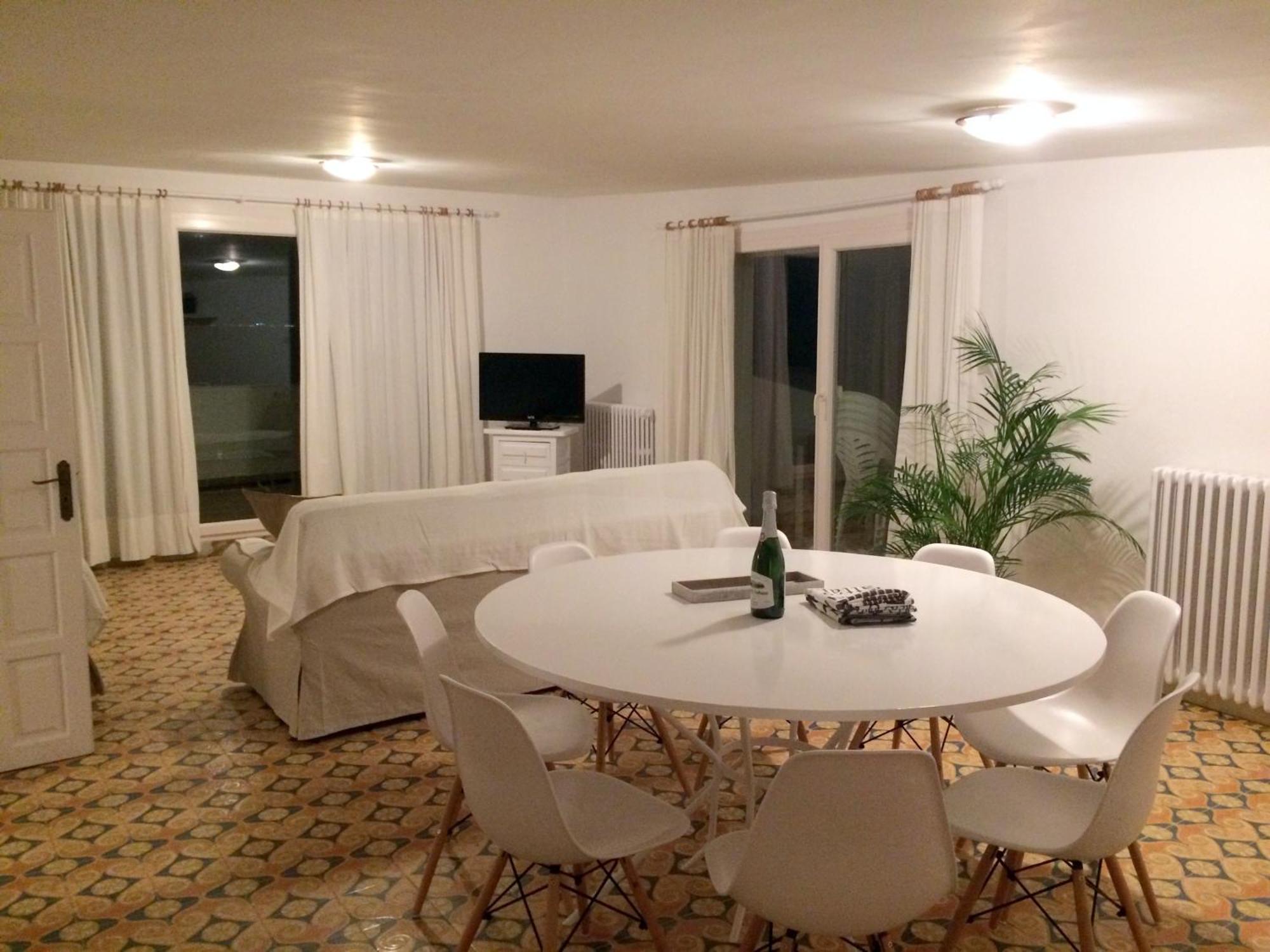 Apartaments La Palmera, Terrace & Pool 산트마르티 뎀푸리에스 외부 사진