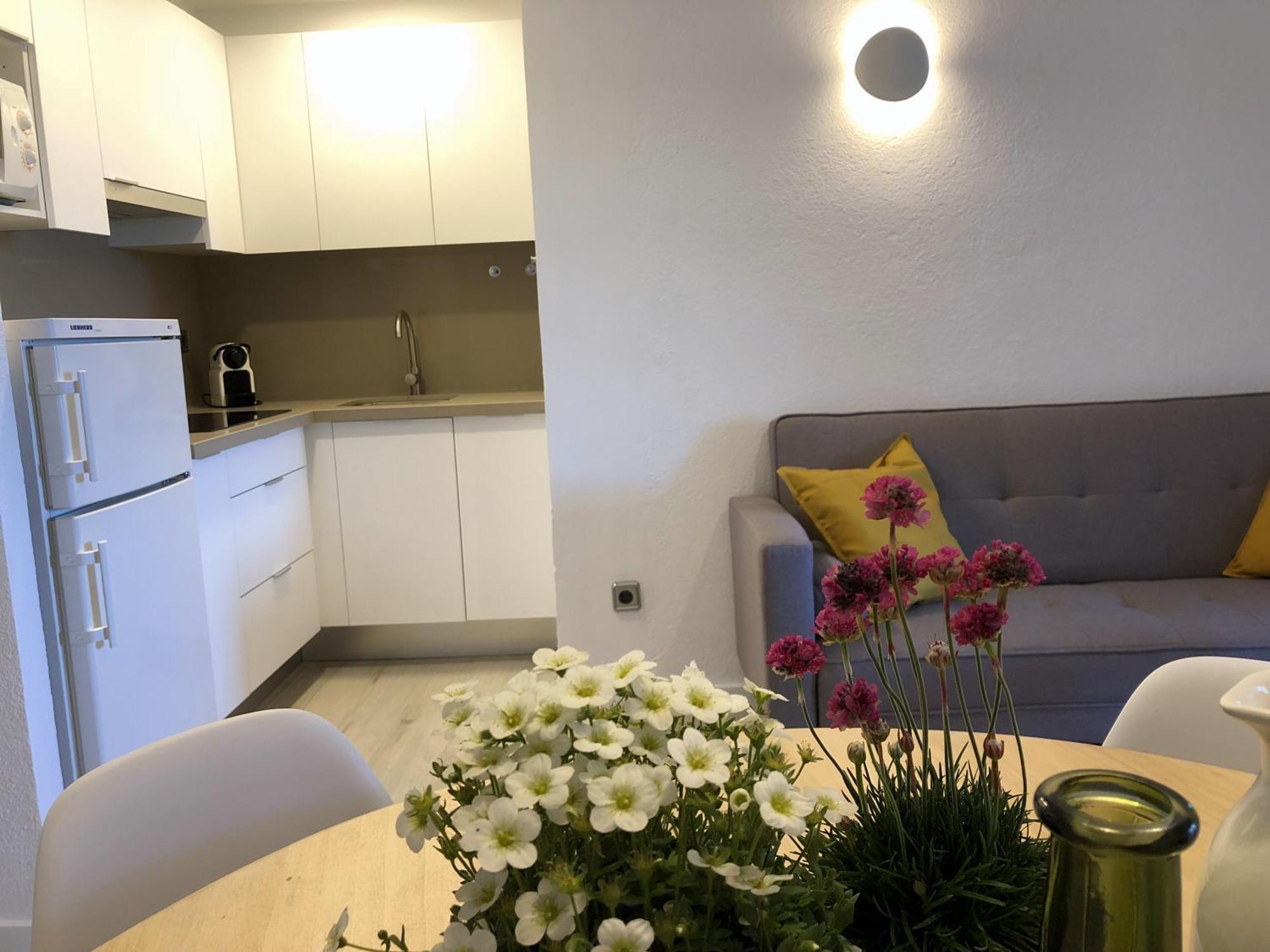 Apartaments La Palmera, Terrace & Pool 산트마르티 뎀푸리에스 외부 사진