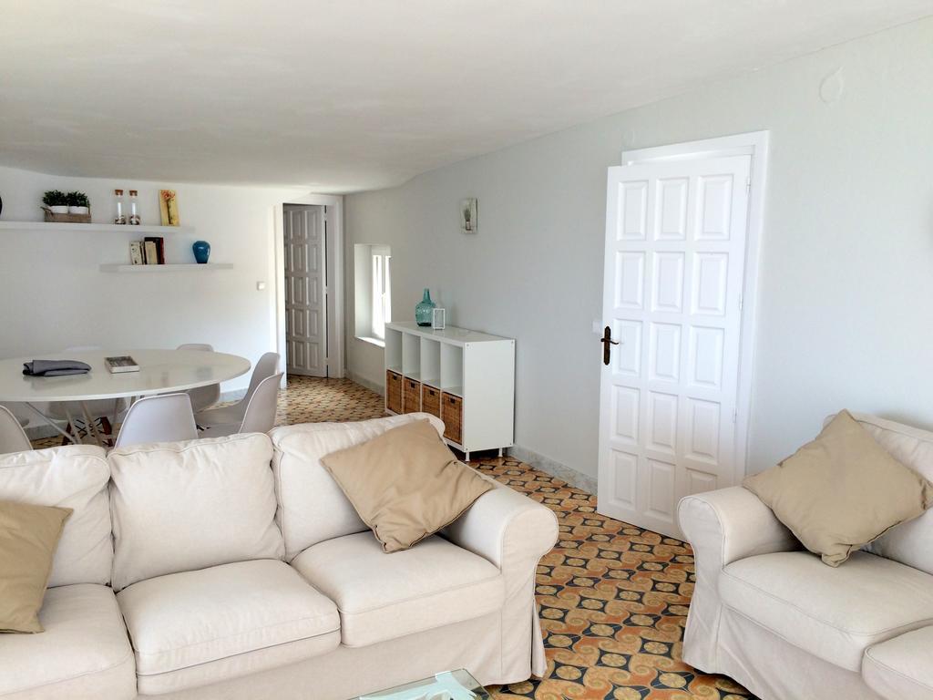 Apartaments La Palmera, Terrace & Pool 산트마르티 뎀푸리에스 외부 사진