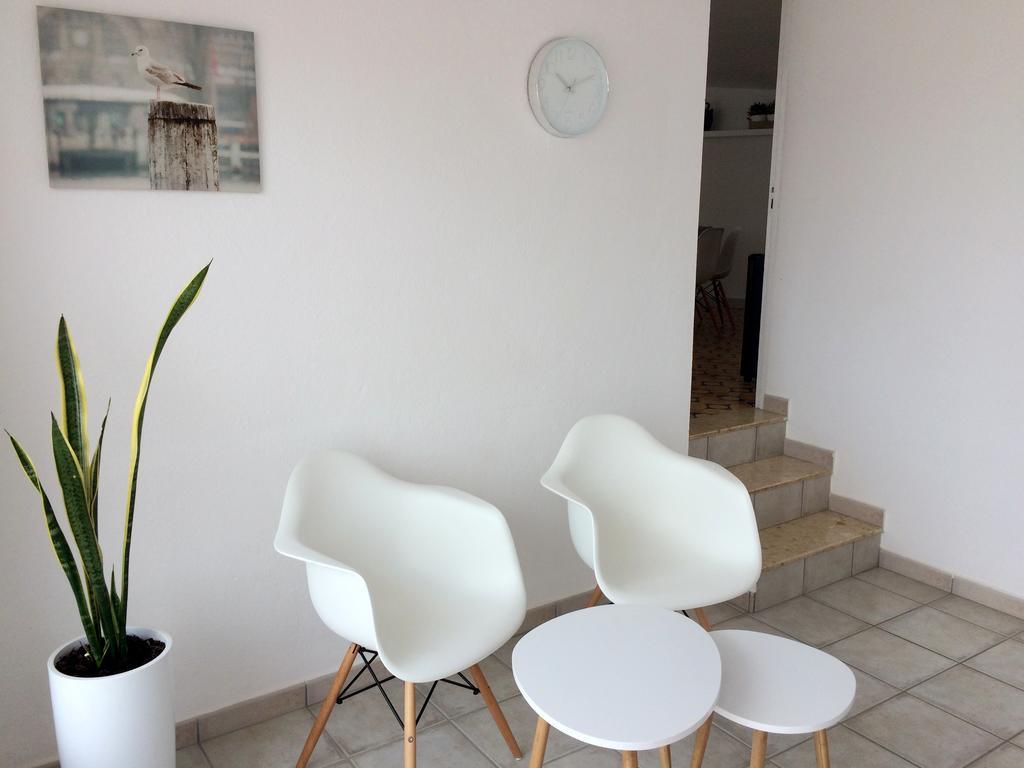 Apartaments La Palmera, Terrace & Pool 산트마르티 뎀푸리에스 외부 사진