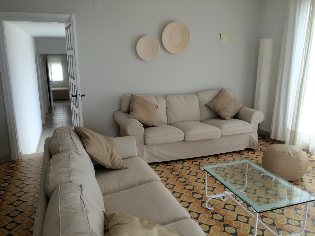 Apartaments La Palmera, Terrace & Pool 산트마르티 뎀푸리에스 외부 사진