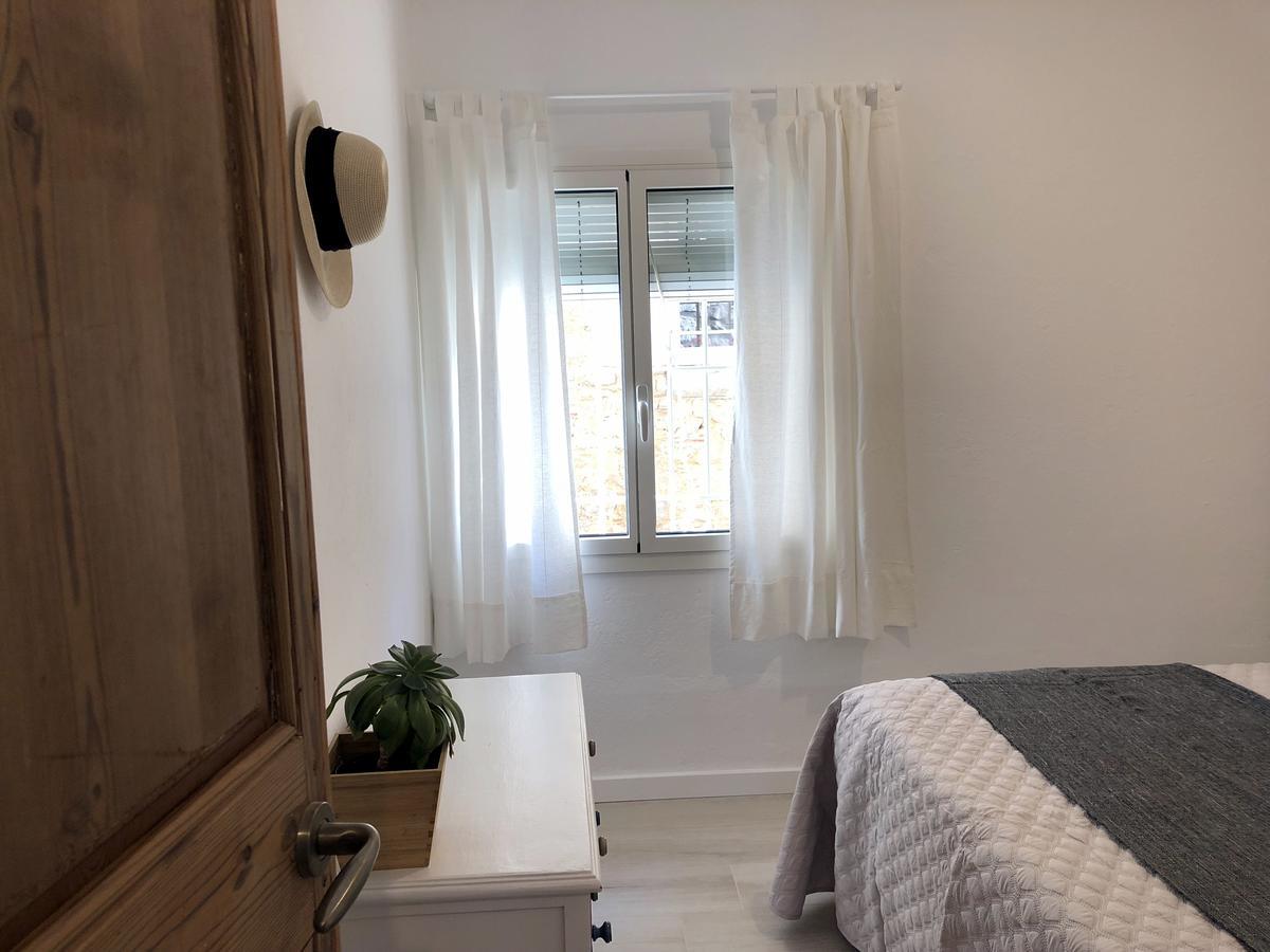 Apartaments La Palmera, Terrace & Pool 산트마르티 뎀푸리에스 외부 사진