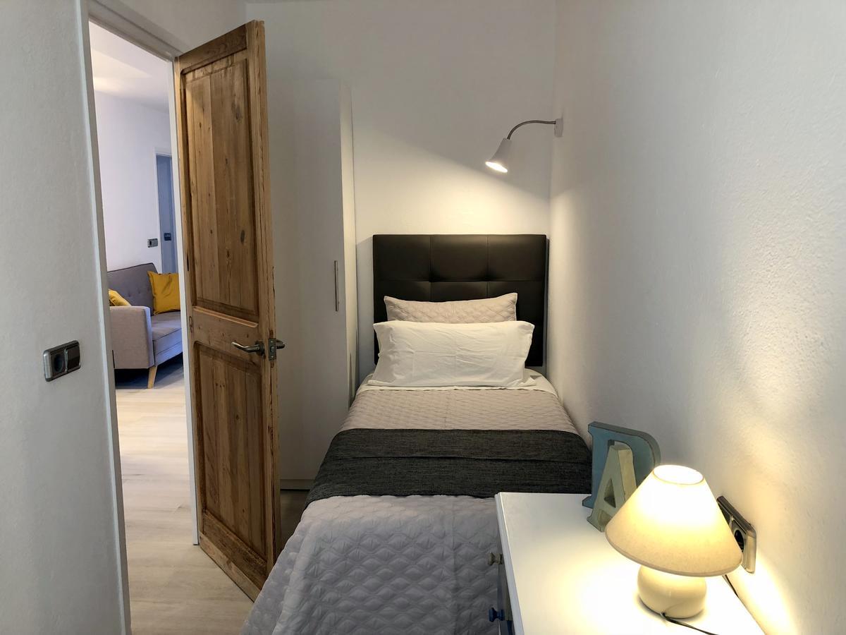 Apartaments La Palmera, Terrace & Pool 산트마르티 뎀푸리에스 외부 사진