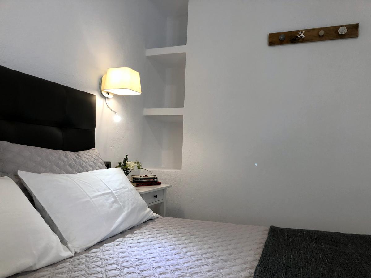 Apartaments La Palmera, Terrace & Pool 산트마르티 뎀푸리에스 외부 사진