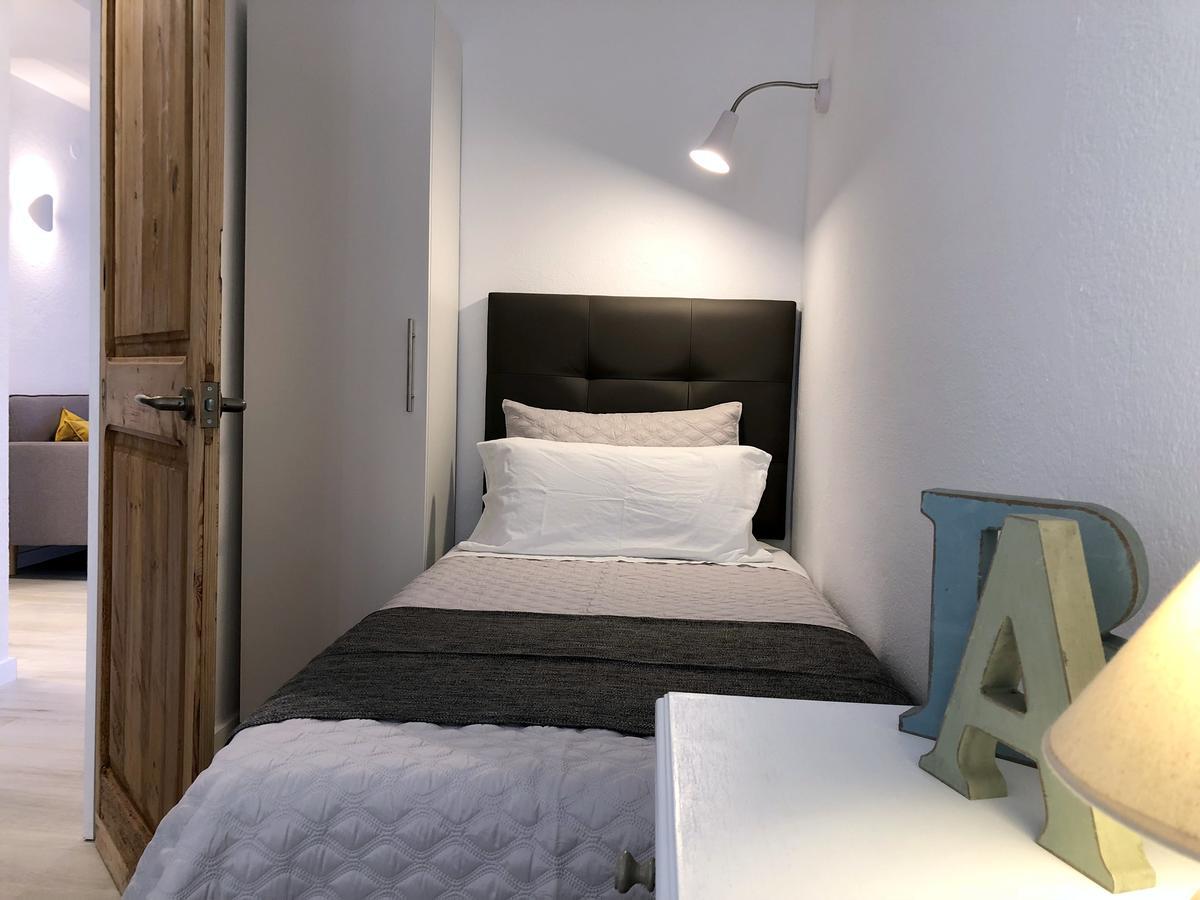 Apartaments La Palmera, Terrace & Pool 산트마르티 뎀푸리에스 외부 사진