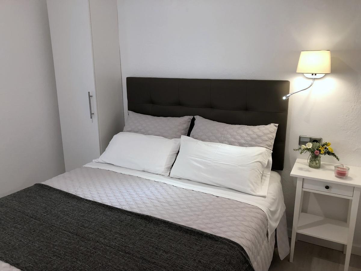 Apartaments La Palmera, Terrace & Pool 산트마르티 뎀푸리에스 외부 사진